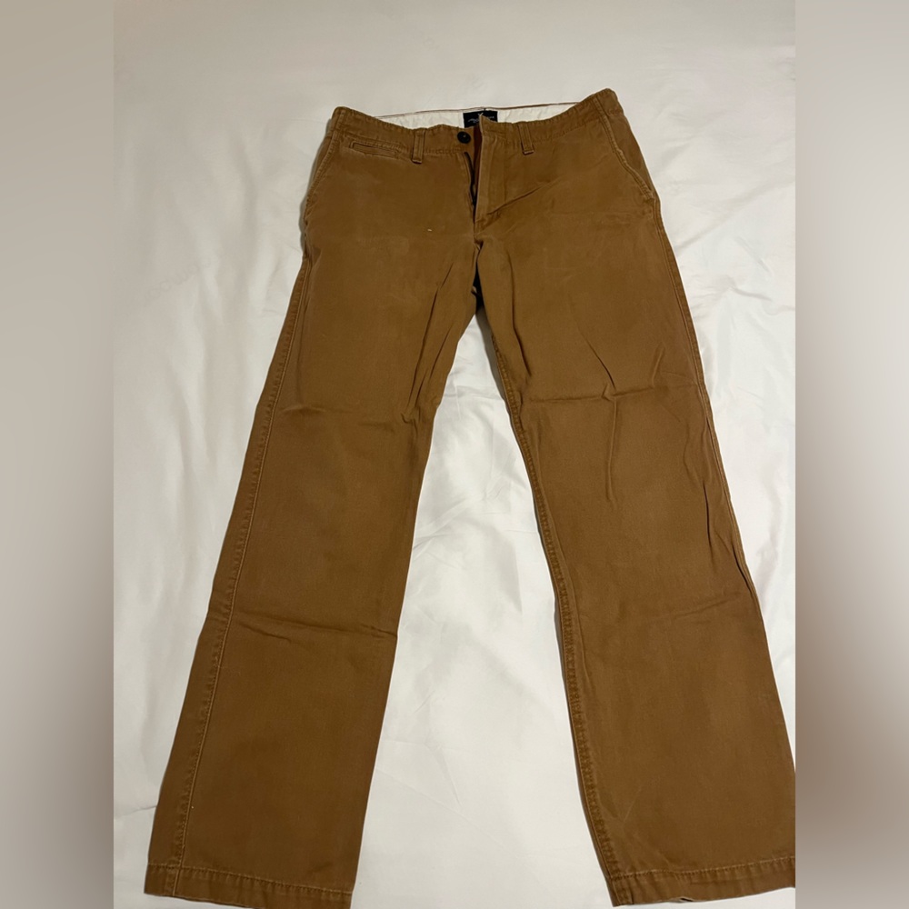 32/32 American Eagle Khakis